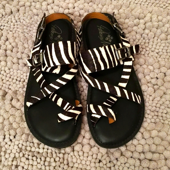 NWT Fidella Leather Sandals - Picture 5 of 8